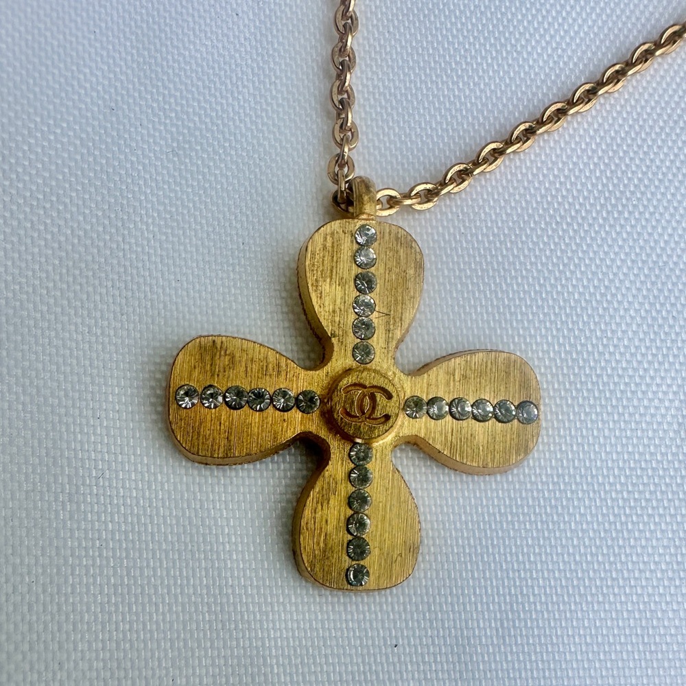 CHANEL 2001 Clover CC Necklace w/ Box – Made in France - Picture 3 of 9